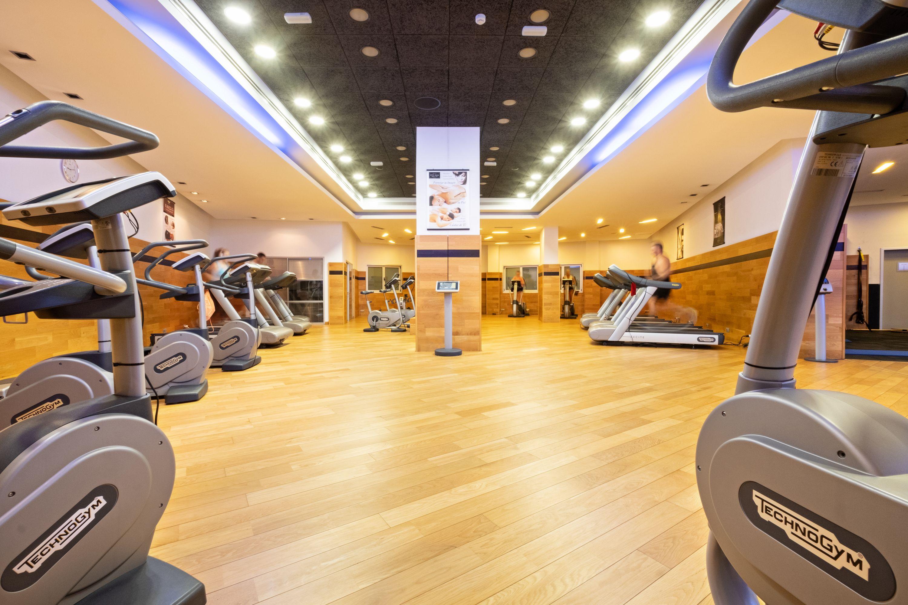 Hotel Envia Almeria Spa & Golf Aguadulce  Eksteriør billede The gym at the hotel