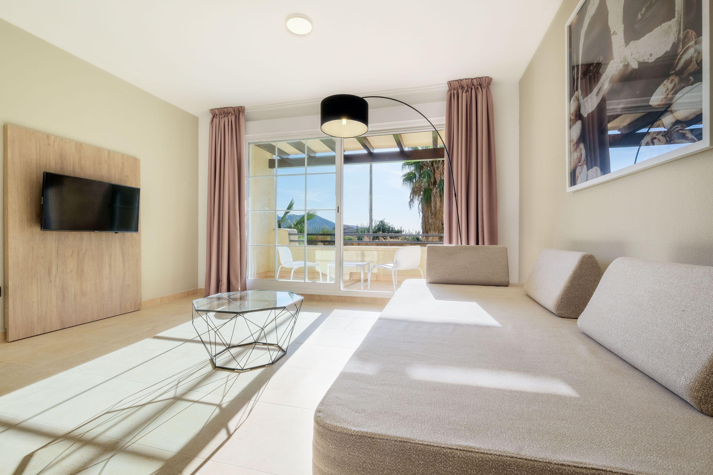 Hotel Envia Almeria Spa & Golf Aguadulce  Eksteriør billede A living room in a hotel
