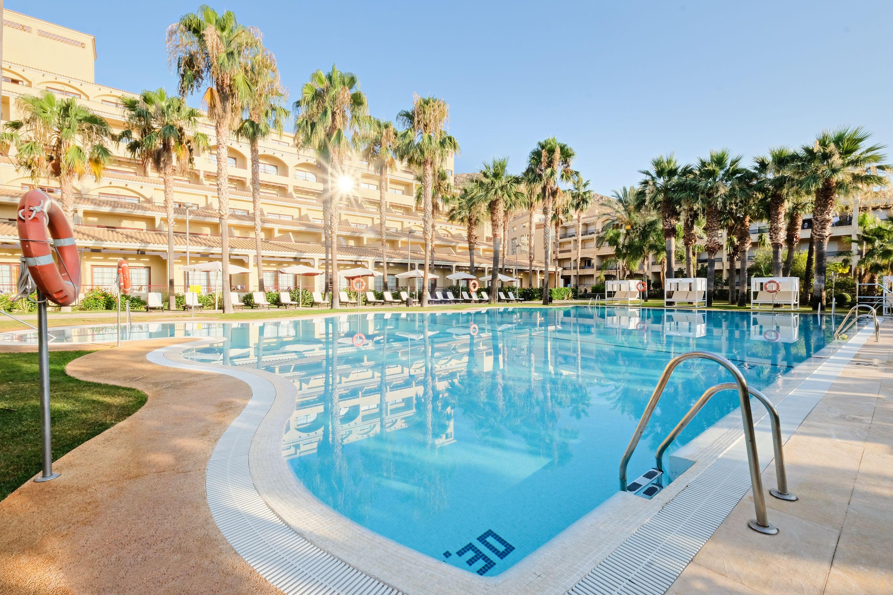 Hotel Envia Almeria Spa & Golf Aguadulce  Eksteriør billede A swimming pool