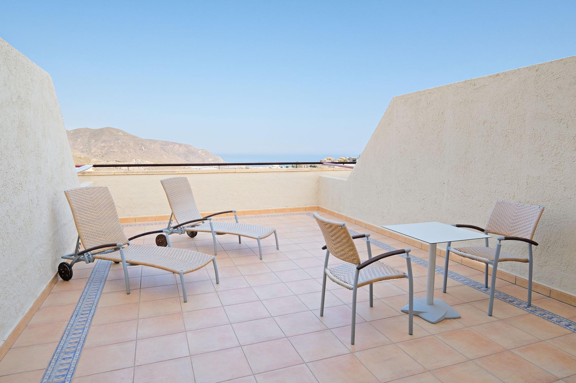 Hotel Envia Almeria Spa & Golf Aguadulce  Eksteriør billede A balcony